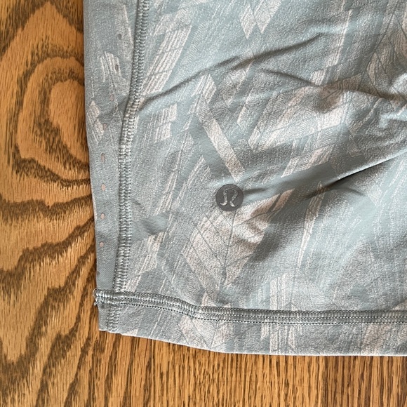 Lululemon Swift Speed high-rise short - size 8 - Picture 3 of 7